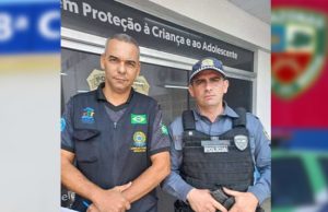 Polícia resgata duas crianças abandonadas em apartamento em ManausA mãe das crianças não foi encontrada. Polícia resgata duas crianças abandonadas em apartamento em Manaus