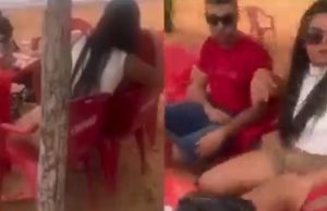 Registro impactante na praia: Marido flagra esposa aos beijos com patrão em vídeo surpreendente; confiraUm momento inusitado foi capturado pelo próprio marido, que alega estar documentando a situação para resguardar seus interesses. Registro impactante na praia: Marido flagra esposa aos beijos com patrão em vídeo surpreendente; confira