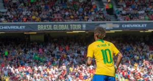 Romário: Brasil precisa atacar a Argentina com inteligência e jogar para Neymar Romário: Brasil precisa atacar a Argentina com inteligência e jogar para Neymar