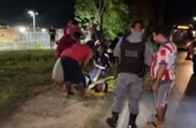 Três pessoas ficam feridas em acidente entre motos