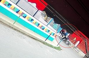 Vídeo: dupla tenta sequestrar criança em ManausCâmera de segurança flagra ação na tarde de quarta-feira Vídeo: dupla tenta sequestrar criança em Manaus