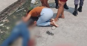 Vídeo: homem é executado a tiros no bairro Cidade de DeusCriminosos surpreenderam a vítima enquanto caminhava tranquila pela via. Vídeo: homem é executado a tiros no bairro Cidade de Deus
