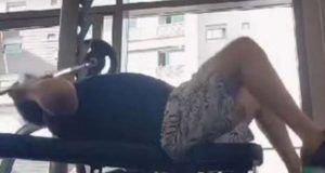 Vídeo: vocalista da banda Calcinha Preta sofre acidente com barra de ferro em academiaO artista gravou o momento do acidente e o vídeo foi divulgado nas redes sociais. Vocalista da banda Calcinha Preta sofre acidente com barra de ferro em academia
