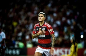 Flamengo quebra jejum e vence Fortaleza por 2 a 0Com a vitória, o Flamengo se reaproxima da zona de classificação para a Libertadores. Flamengo quebra jejum e vence Fortaleza por 2 a 0