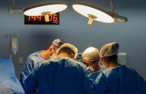 ‘A minha vitória chegou’, diz paciente que recebeu rim do marido no 45º transplante renal do ano realizado pelo Governo do AmazonasO último transplante de 2023 foi realizado no Hospital Delphina Aziz, unidade vinculada à Secretaria de Estado de Saúde do Amazonas. ‘A minha vitória chegou’, diz paciente que recebeu rim do marido no 45º transplante renal do ano realizado pelo Governo do Amazonas