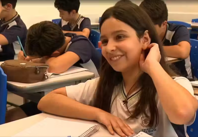 Brasileira de 11 anos cria fórmula simples e rápida para calcular raiz quadrada