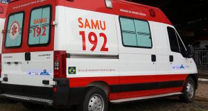 Casal é agredido por moradores após ser acusado de assaltos no Novo AleixoUma equipe do Serviço de Atendimento Móvel de Urgência (Samu) foi acionada e encaminhou o casal para o hospital Platão Araújo. Casal é agredido por moradores após ser acusado de assaltos no Novo Aleixo