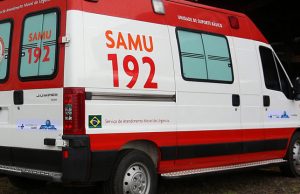 Casal é agredido por moradores após ser acusado de assaltos no Novo AleixoUma equipe do Serviço de Atendimento Móvel de Urgência (Samu) foi acionada e encaminhou o casal para o hospital Platão Araújo. Casal é agredido por moradores após ser acusado de assaltos no Novo Aleixo