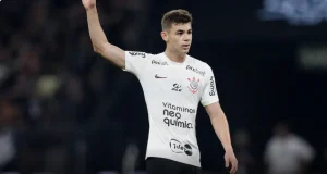 Corinthians vende Moscardo ao PSGRevelado em 2023, volante de 18 anos será titular do clube francês. Corinthians vende Moscardo ao PSG