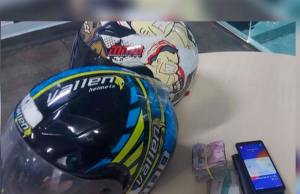 Em Manaus, Polícia Militar prende foragido da justiça na zona sulA prisão ocorreu durante abordagem da 26ª Cicom, no bairro Petrópolis. Em Manaus, Polícia Militar prende foragido da justiça na zona sul