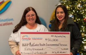 Funcionários ganham US$ 50 mil em raspadinhas após presente do chefe Funcionários ganham US$ 50 mil em raspadinhas após presente do chefe