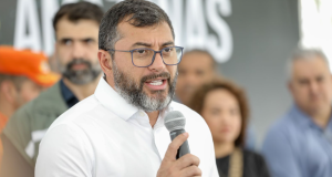 Governador Wilson Lima anuncia datas da segunda parcela do 13º e antecipação do salário de dezembro para servidores do EstadoCom isso, mais de R$ 1,4 bilhão serão injetados na economia amazonense. Governador Wilson Lima anuncia datas da segunda parcela do 13º e antecipação do salário de dezembro para servidores do Estado