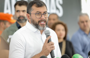 Governador Wilson Lima anuncia datas da segunda parcela do 13º e antecipação do salário de dezembro para servidores do EstadoCom isso, mais de R$ 1,4 bilhão serão injetados na economia amazonense. Governador Wilson Lima anuncia datas da segunda parcela do 13º e antecipação do salário de dezembro para servidores do Estado