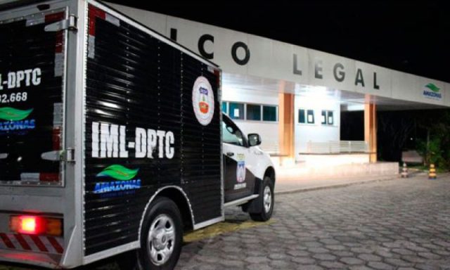 Homem é executado na frente da mãe em lanche na zona Oeste de Manaus Homem é executado na frente da mãe em lanche na zona Oeste de Manaus