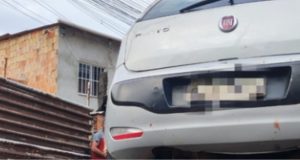 Homem é morto a pauladas e facadas em ManausVítima foi encontrada seminua e com marcas de violência. Homem é morto a pauladas e facadas em Manaus