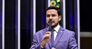 Sancionada Lei Federal do Capitão Alberto Neto que prorroga benefícios fiscais da ZFM e de áreas da Amazônia Ocidental até 2074