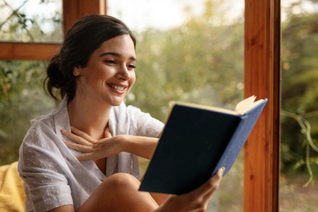 Livros mais vendidos no Brasil em 2023: Romance, autodesenvolvimento e ficção