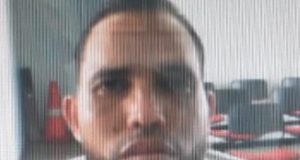 Polícia Civil procura homem suspeito de aplicar golpe do falso pix em lojistas do Centro de ManausA PC-AM solicita a quem tiver informações da localização de Jesus Gonzalez, que entre em contato com a polícia pelos números (92) 98503-8913. Polícia Civil procura homem suspeito de aplicar golpe do falso pix em lojistas do Centro de Manaus