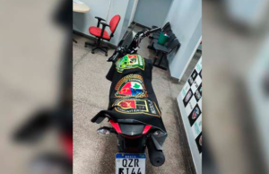 Polícia Militar prende homem e recupera moto usada em assaltosA fato ocorreu na avenida Cosme Ferreira, zona leste de Manaus. Polícia Militar prende homem e recupera moto usada em assaltos