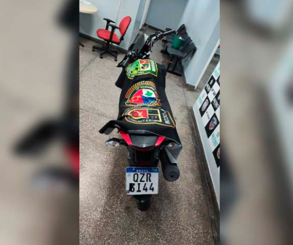 Polícia Militar prende homem e recupera moto usada em assaltos