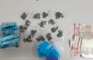 Polícia prende homem por tráfico de drogas no Centro de ManausSuspeito tentou fugir da abordagem policial, mas foi detido. Polícia prende homem por tráfico de drogas no Centro de Manaus