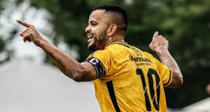 Rafael Tavares renova com o Amazonas FCO jogador é o 12º do elenco campeão nacional a permanecer no clube para a temporada 2024. Rafael Tavares renova com o Amazonas FC