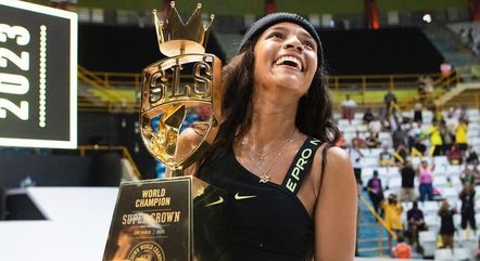 Rayssa Leal faz história com nota 9 e bicampeonato mundial de skate