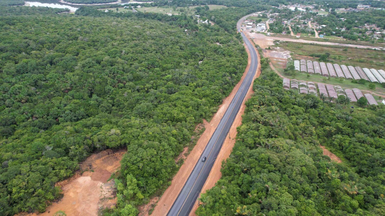 Rodovia AM-010: obra de grande porte beneficia população do Amazonas