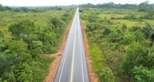 Rodovia AM-010: obra de grande porte beneficia população do Amazonas160 quilômetros de via já foram reconstruídos e outros 90 quilômetros estão em execução. Rodovia AM-010: obra de grande porte beneficia população do Amazonas