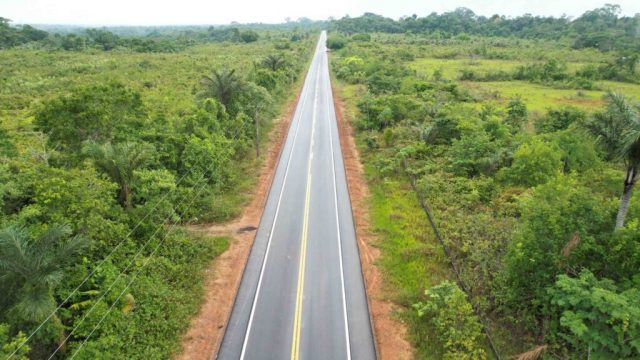 Rodovia AM-010: obra de grande porte beneficia população do Amazonas