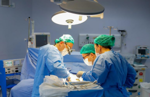 Saúde do Amazonas fez história em 2023 ao realizar os primeiros transplantes de rim e coclear do estadoO Governo do Amazonas também investiu mais de R$ 200 milhões em obras e revitalizações. Saúde do Amazonas fez história em 2023 ao realizar os primeiros transplantes de rim e coclear do estado