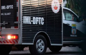 Três homens são assassinados em menos de uma hora na zona Norte de ManausSegundo relatos, todos os crimes foram executados por criminosos em um carro Gol de cor preta. Três homens são assassinados em menos de uma hora na zona Norte de Manaus