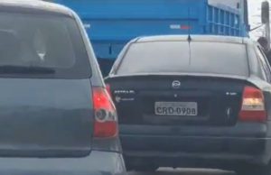 Vídeo: acidente grave entre caçamba e carro causa congestionamento em Manaus Vídeo: acidente grave entre caçamba e carro causa congestionamento em Manaus