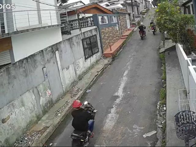Vídeo arrastões no bairro Japiim deixam moradores em pânico Vídeo: arrastões no bairro Japiim deixam moradores em pânico