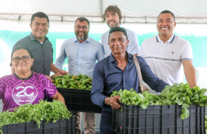 Wilson Lima entrega 80 toneladas de alimentos adquiridos da agricultura familiar a instituições que atendem 10 mil famílias Wilson Lima entrega 80 toneladas de alimentos adquiridos da agricultura familiar a instituições que atendem 10 mil famílias