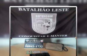 Adolescente de 17 anos é apreendido por roubo de celular em ManausA PM recebeu denúncia de que as vítimas haviam sido assaltadas e conseguiu localizar o suspeito com os aparelhos roubados. Adolescente de 17 anos é apreendido por roubo de celular em Manaus