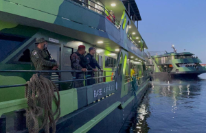 Bases Fluviais Arpão 2 e Tiradentes partem para operações nos rios do AmazonasEquipes integradas das Forças de Segurança atuarão no combate ao narcotráfico, biopirataria e extração ilegal ouro, dentre outros. Bases Fluviais Arpão 2 e Tiradentes partem para operações nos rios do Amazonas