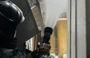 Caldeira explode em restaurante e deixa sete feridosTrês mulheres tiveram queimaduras de 2º grau em membros superiores. Caldeira explode em restaurante e deixa sete feridos