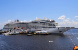 Cruzeiro Viking Ocean impulsiona a economia local com 2.276 turistas em Manaus e Parintins Cruzeiro Viking Ocean impulsiona a economia local com 2.276 turistas em Manaus e Parintins