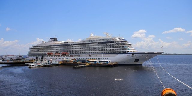 Cruzeiro Viking Ocean impulsiona a economia local com 2.276 turistas em Manaus e Parintins