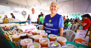 Em Manaus, feiras da ADS retornam a partir desta terça-feiraFrutas, verduras, legumes saídos direto da plantação para a mesa do consumidor nos locais espalhados pela cidade. Em Manaus, feiras da ADS retornam a partir desta terça-feira
