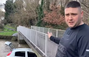 Vídeo: engenheiro rodoviário salva mãe e filha de carro afundando na água Vídeo: engenheiro rodoviário salva mãe e filha de carro afundando na água