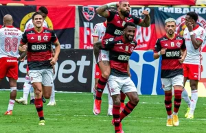 Flamengo chega em Manaus para estreia no CariocaTorcedores amazonenses aguardam com expectativa a chegada do time. Flamengo chega em Manaus para estreia no Carioca