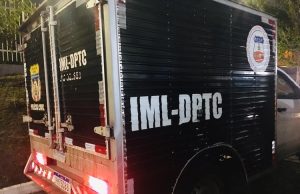 Homem é encontrado morto com sinais de violência em estrada no Amazonas Homem é encontrado morto com sinais de violência em estrada no Amazonas