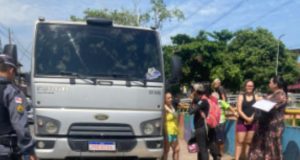 Idoso morre atropelado por caminhão em avenida de Manaus Idoso morre atropelado por caminhão em avenida de Manaus