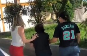 Mulher é detida em flagrante por abandonar filha de 14 anos em motel Mulher é detida em flagrante por abandonar filha de 14 Anos em motel