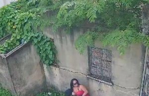 VÍDEO: incidente suspeito em Manaus mostra travesti tocando em partes íntimas de meninoO caso gerou considerável repercussão nas redes sociais. VÍDEO: incidente suspeito em Manaus mostra travesti tocando em partes íntimas de menino