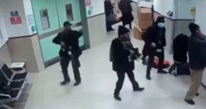Vídeo: soldados israelenses invadem hospital e matam suspeitos de terrorismo Jenin Vídeo: soldados israelenses invadem hospital e matam suspeitos de terrorismo Jenin