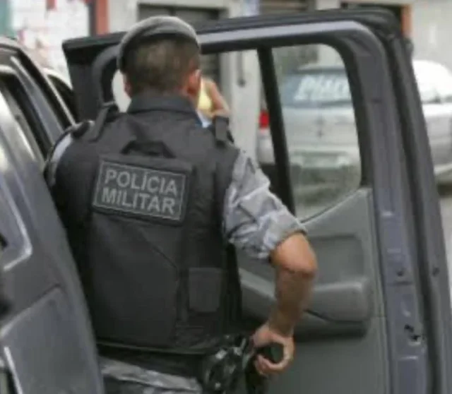 Idoso foragido é preso com arma e drogas em Manaus Idoso foragido é preso com arma e drogas em Manaus