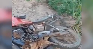 Acidente Terrível: motociclista perde mão em ‘rolêzinho’Veja o vídeo. Acidente Terrível: motociclista perde mão em 'rolêzinho'
